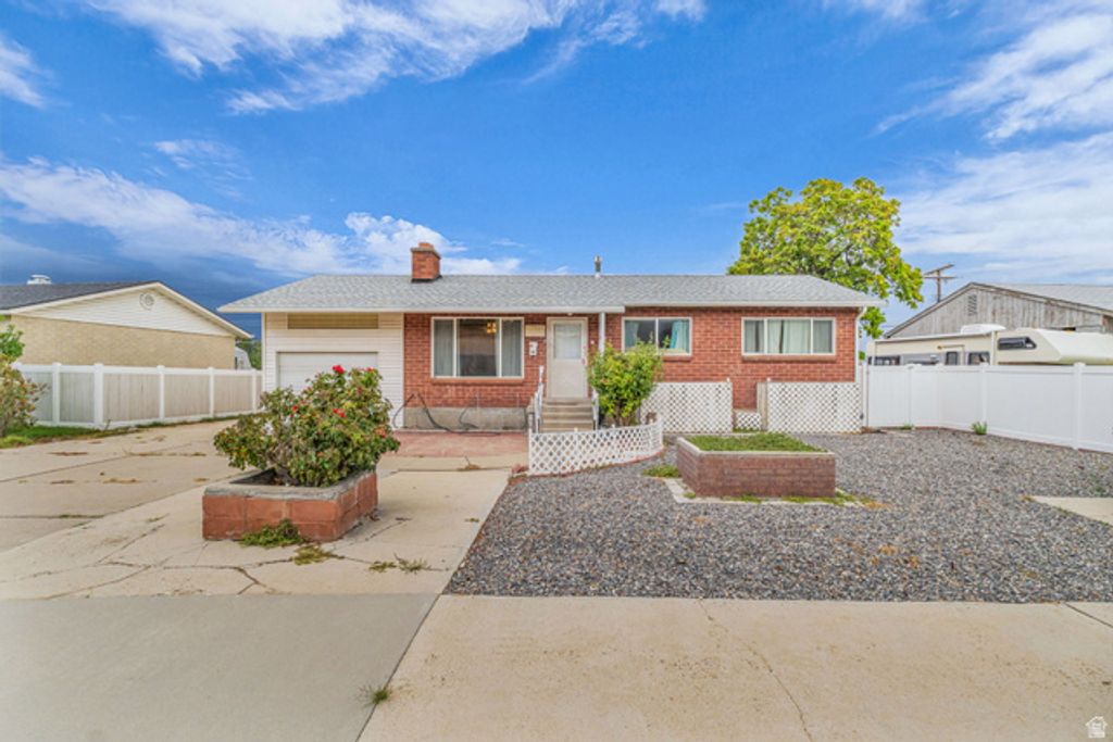 9950 S BARIUM LN, Sandy, UT 84094