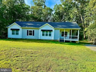 76 POPLAR LN, Colonial Beach, VA 22443