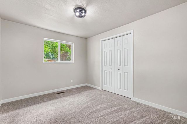 8 S Canyon Dr, Middleton, ID 83644