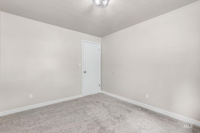 8 S Canyon Dr, Middleton, ID 83644