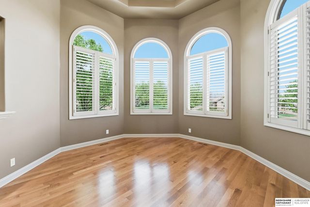 13707 Cuming Street, Omaha, NE 68154