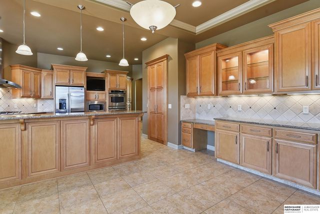 13707 Cuming Street, Omaha, NE 68154