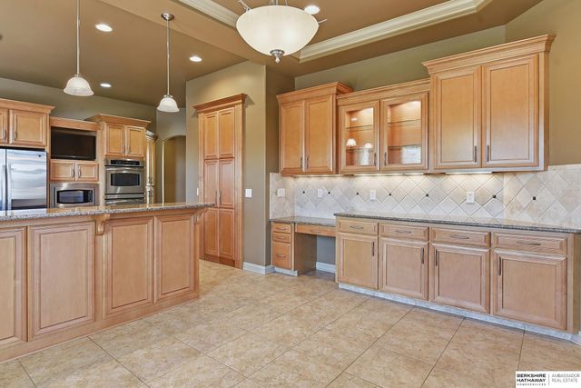 13707 Cuming Street, Omaha, NE 68154