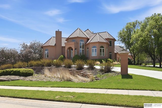 13707 Cuming Street, Omaha, NE 68154