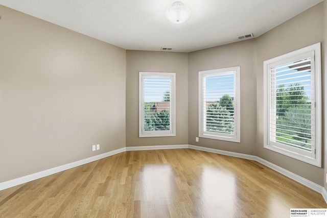 13707 Cuming Street, Omaha, NE 68154