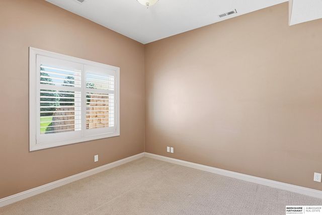 13707 Cuming Street, Omaha, NE 68154
