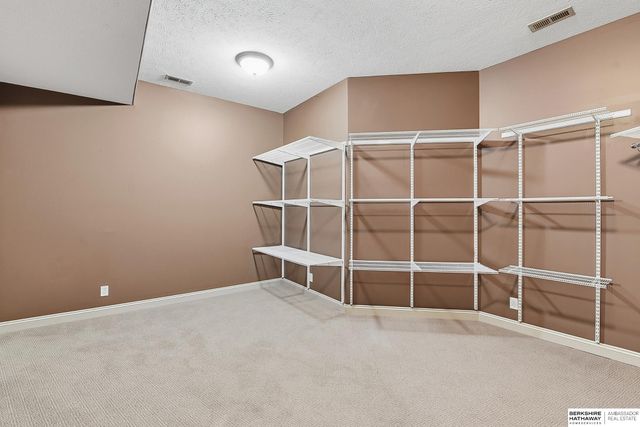 13707 Cuming Street, Omaha, NE 68154