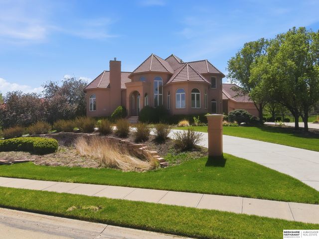 13707 Cuming Street, Omaha, NE 68154