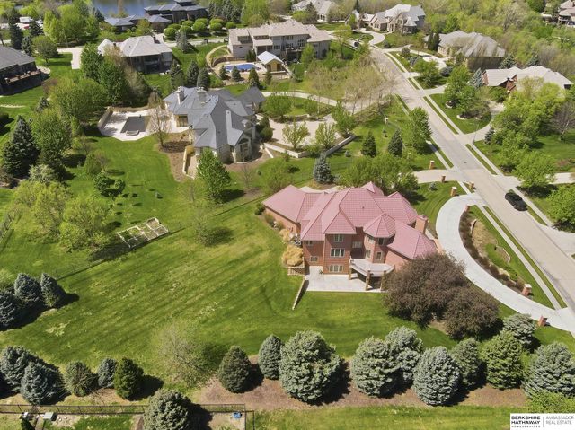 13707 Cuming Street, Omaha, NE 68154