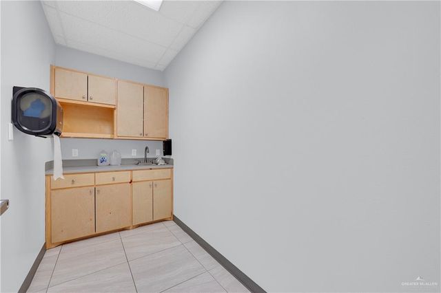 2121 E Griffin Parkway 12, Mission, TX 78572