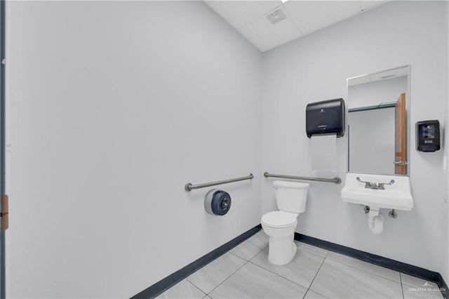 2121 E Griffin Parkway 12, Mission, TX 78572