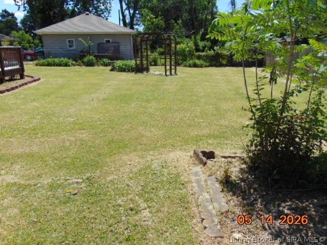 835 W Larkspur Drive, Jeffersonville, IN 47130