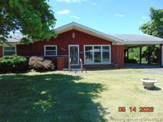 835 W Larkspur Drive, Jeffersonville, IN 47130