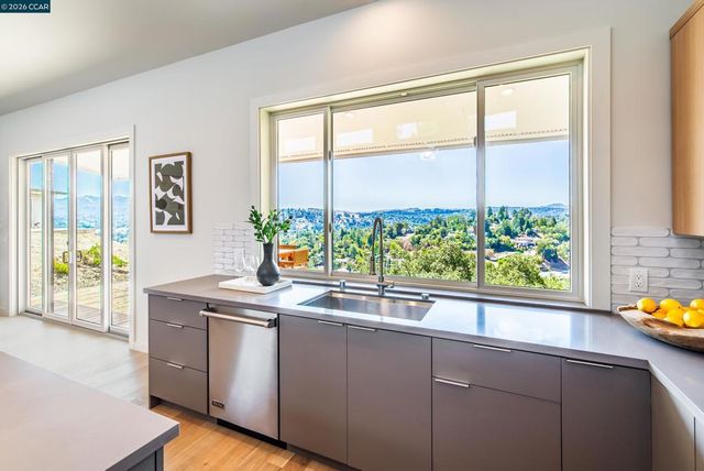 105 Hillcroft, Walnut Creek, CA 94597