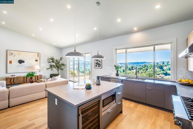 105 Hillcroft, Walnut Creek, CA 94597