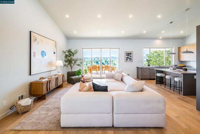 105 Hillcroft, Walnut Creek, CA 94597