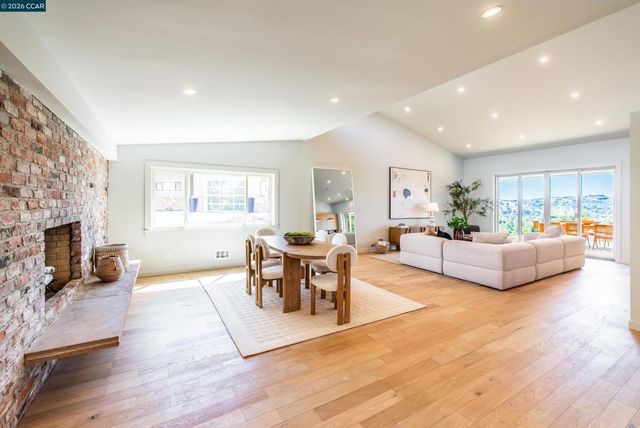 105 Hillcroft, Walnut Creek, CA 94597