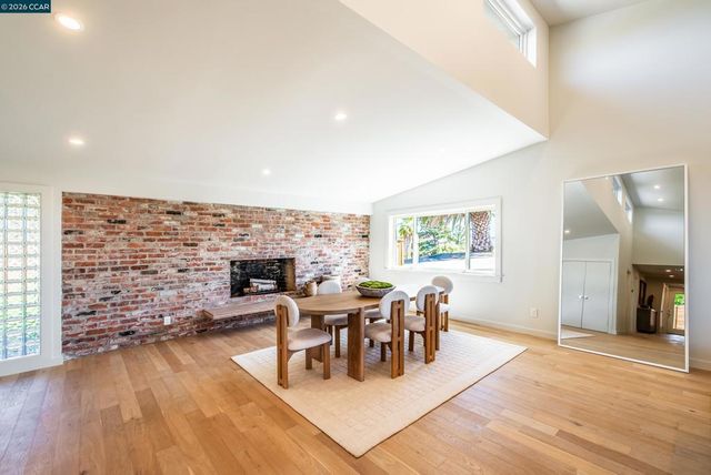 105 Hillcroft, Walnut Creek, CA 94597