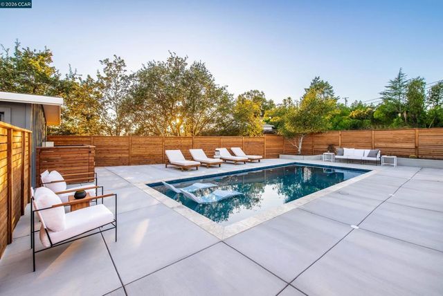 105 Hillcroft, Walnut Creek, CA 94597