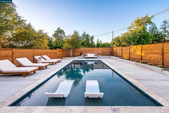 105 Hillcroft, Walnut Creek, CA 94597