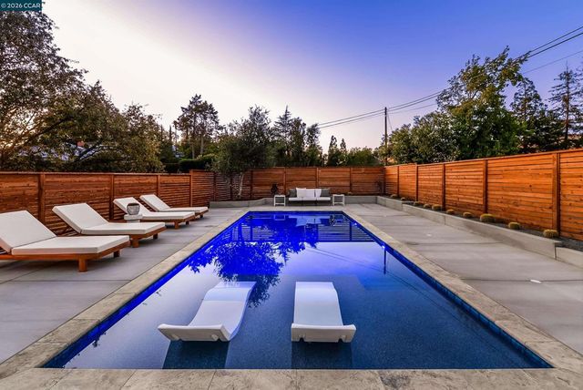 105 Hillcroft, Walnut Creek, CA 94597