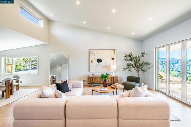 105 Hillcroft, Walnut Creek, CA 94597