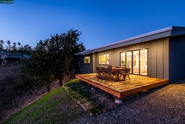 105 Hillcroft, Walnut Creek, CA 94597
