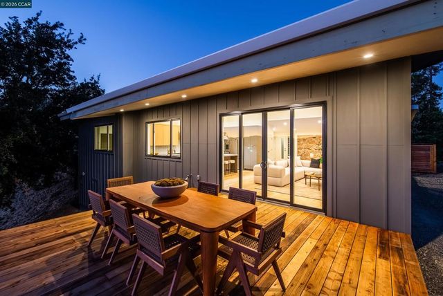 105 Hillcroft, Walnut Creek, CA 94597