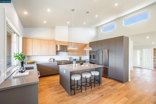 105 Hillcroft, Walnut Creek, CA 94597