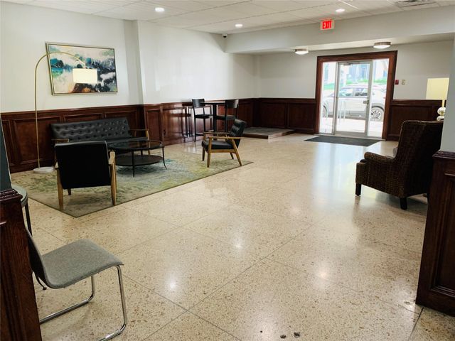 1800 Lavaca ST A305, Austin, TX 78701