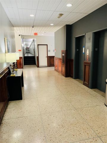 1800 Lavaca ST A305, Austin, TX 78701