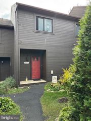 405 VILLAGE RD, Orwigsburg, PA 17961