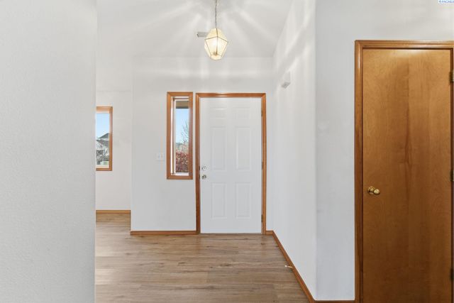 4600 Kendall Way, West Richland, WA 99353