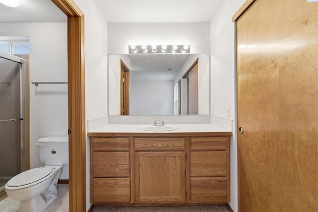 4600 Kendall Way, West Richland, WA 99353