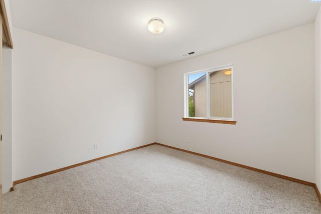 4600 Kendall Way, West Richland, WA 99353