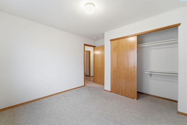 4600 Kendall Way, West Richland, WA 99353