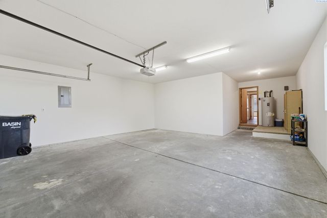 4600 Kendall Way, West Richland, WA 99353