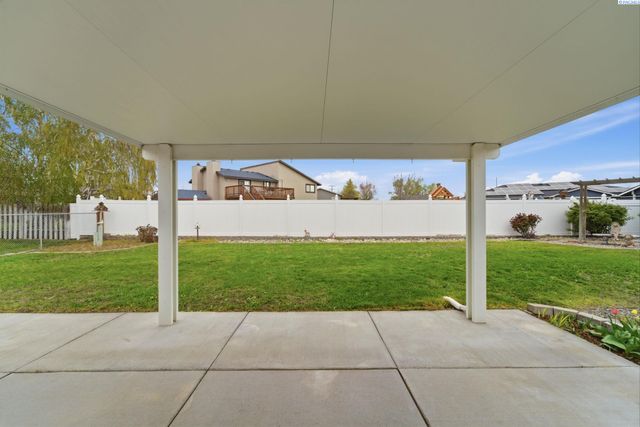 4600 Kendall Way, West Richland, WA 99353