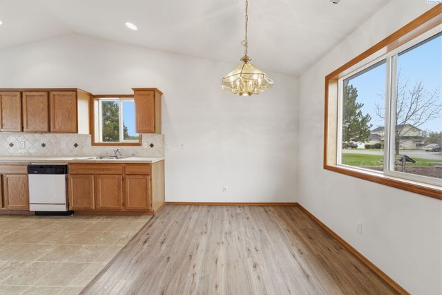 4600 Kendall Way, West Richland, WA 99353