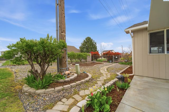 4600 Kendall Way, West Richland, WA 99353