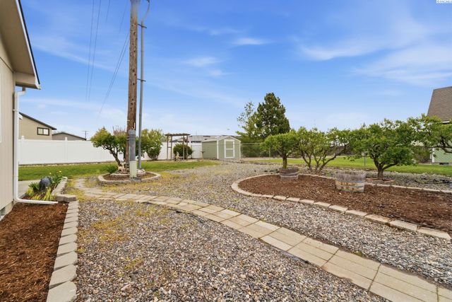 4600 Kendall Way, West Richland, WA 99353