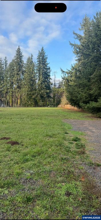 Image 2 of property listing at 17857 Sounth Abiqua Rd NE, Silverton, OR 97381