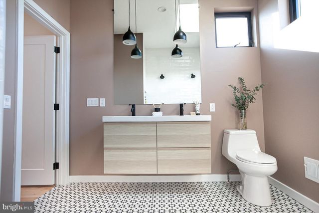 2539 COLLINS ST, Philadelphia, PA 19125