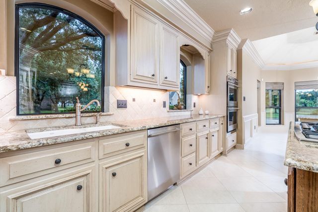 5310 Frensham Circle, Houston, TX 77041