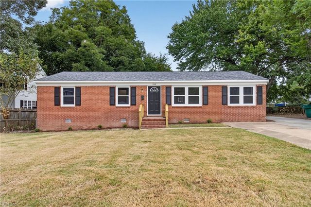 228 Colony RD, Newport News, VA 23602