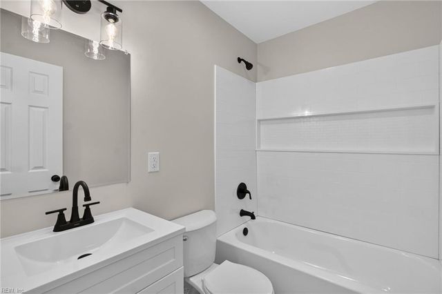 228 Colony RD, Newport News, VA 23602
