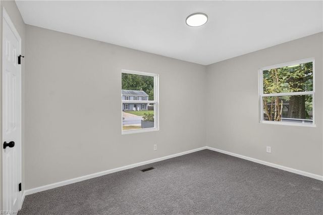 228 Colony RD, Newport News, VA 23602