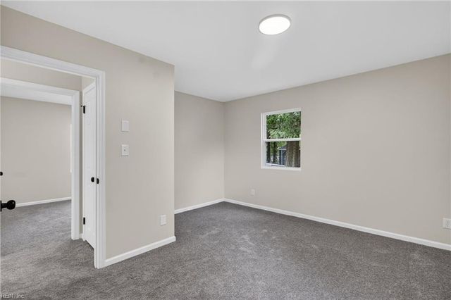 228 Colony RD, Newport News, VA 23602