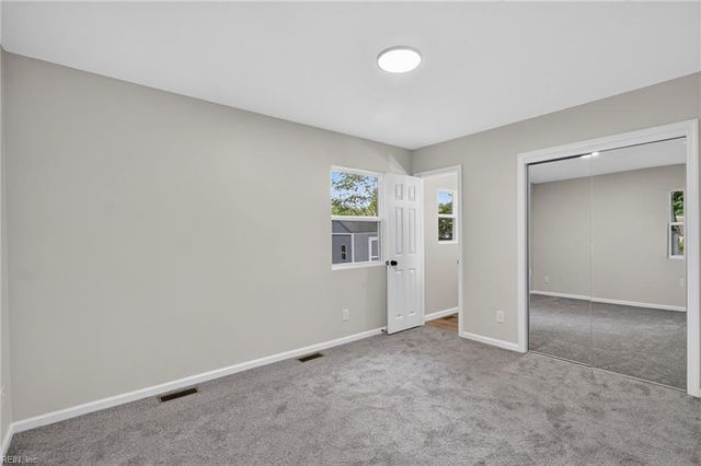 228 Colony RD, Newport News, VA 23602