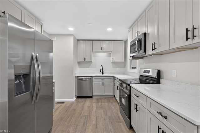228 Colony RD, Newport News, VA 23602
